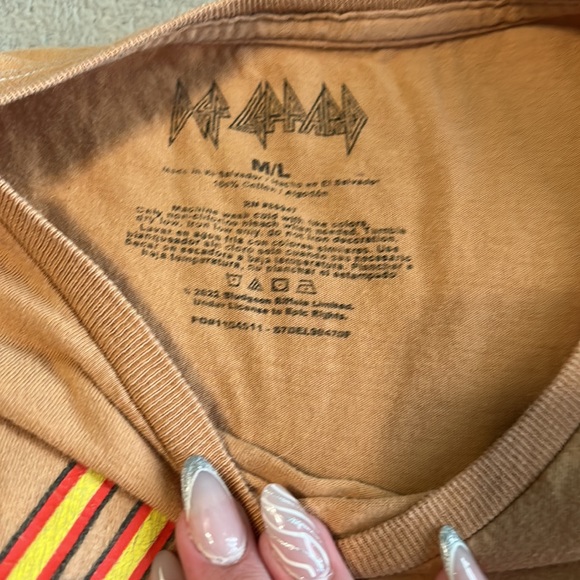 Def Leppard distressed tee - Picture 2 of 2